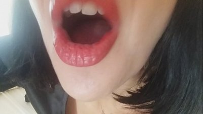 Querida, a tua madrasta não te vai deixar ir hoje à escola... Preciso demasiado de ti...